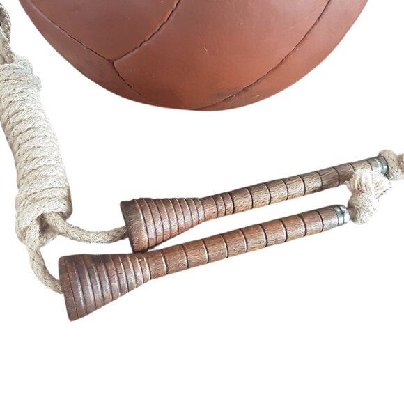 Antique 1930's 12 Panel Leather Medicine Ball & 2 Skipping Jump Ropes - Picture 5 of 10